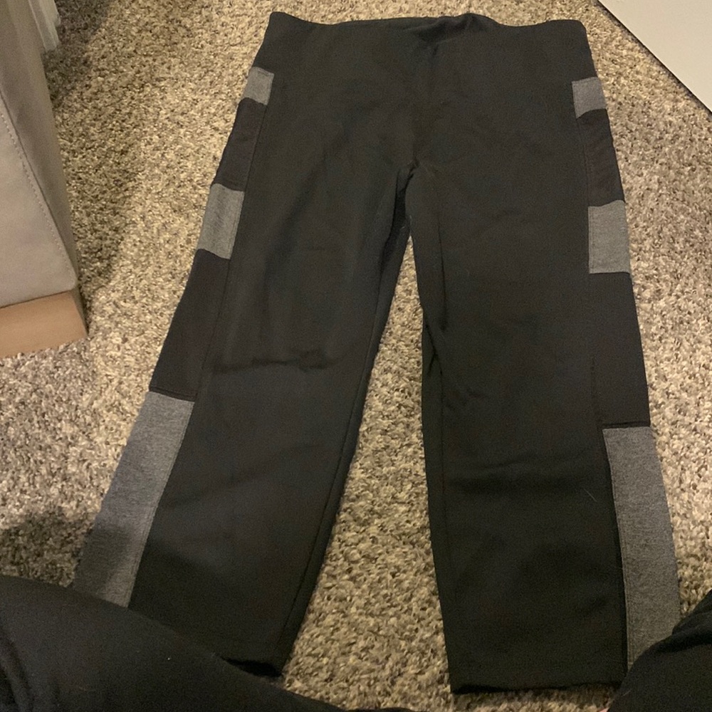 Black leggings with pockets